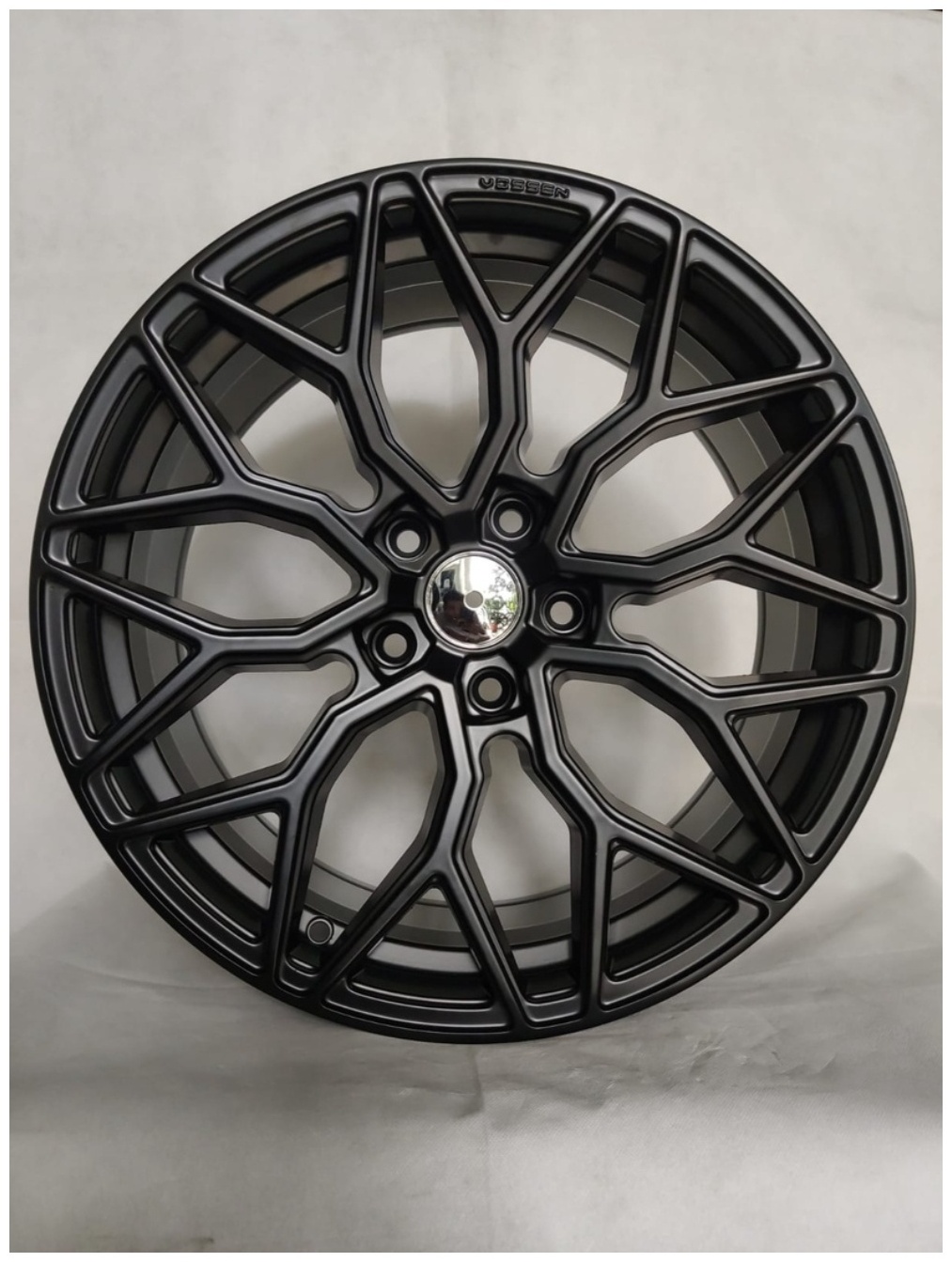 Vossen 2234 8x18/5x114.3 D67.1 ET35 черный