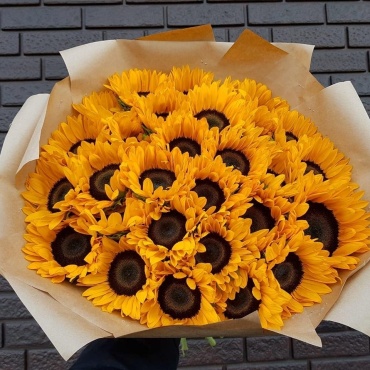 Bestflowers моно-букет в оформлении подсолнух 29 шт 70 см