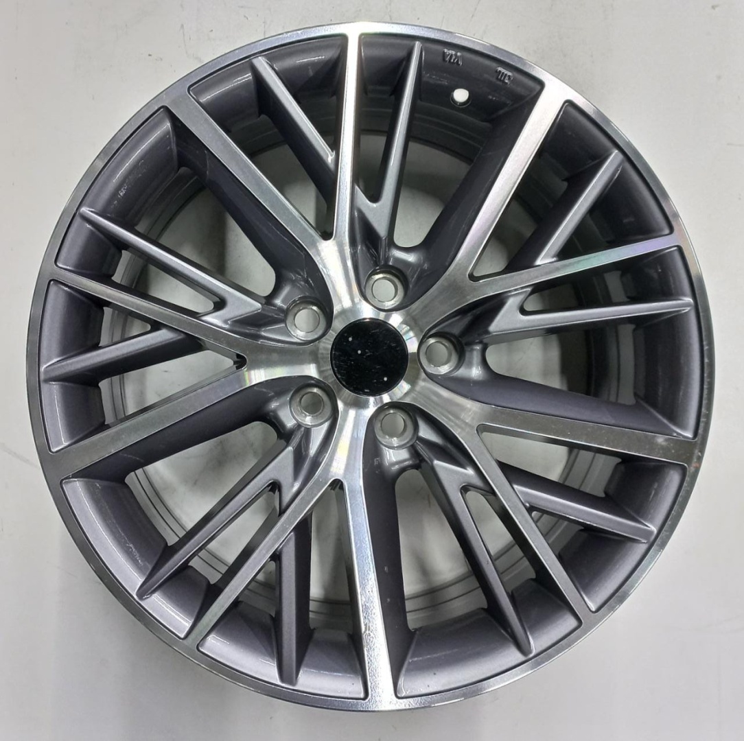 Toyota 85273 8x18/5x114.3 D60.1 ET40 серебристый, серый