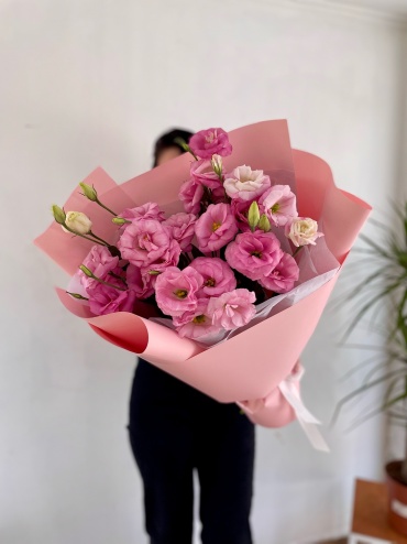 LA flowers моно-букет в оформлении эустома 5 шт 50 см