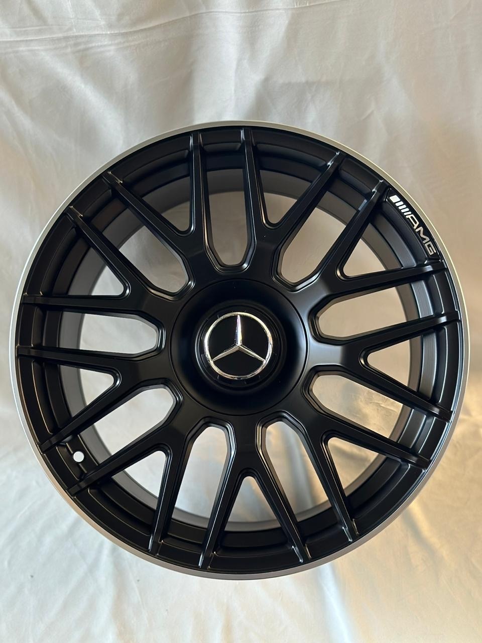 RNO Z1 8x17/5x112 D66.6 ET38 4 диска черный, серебристый