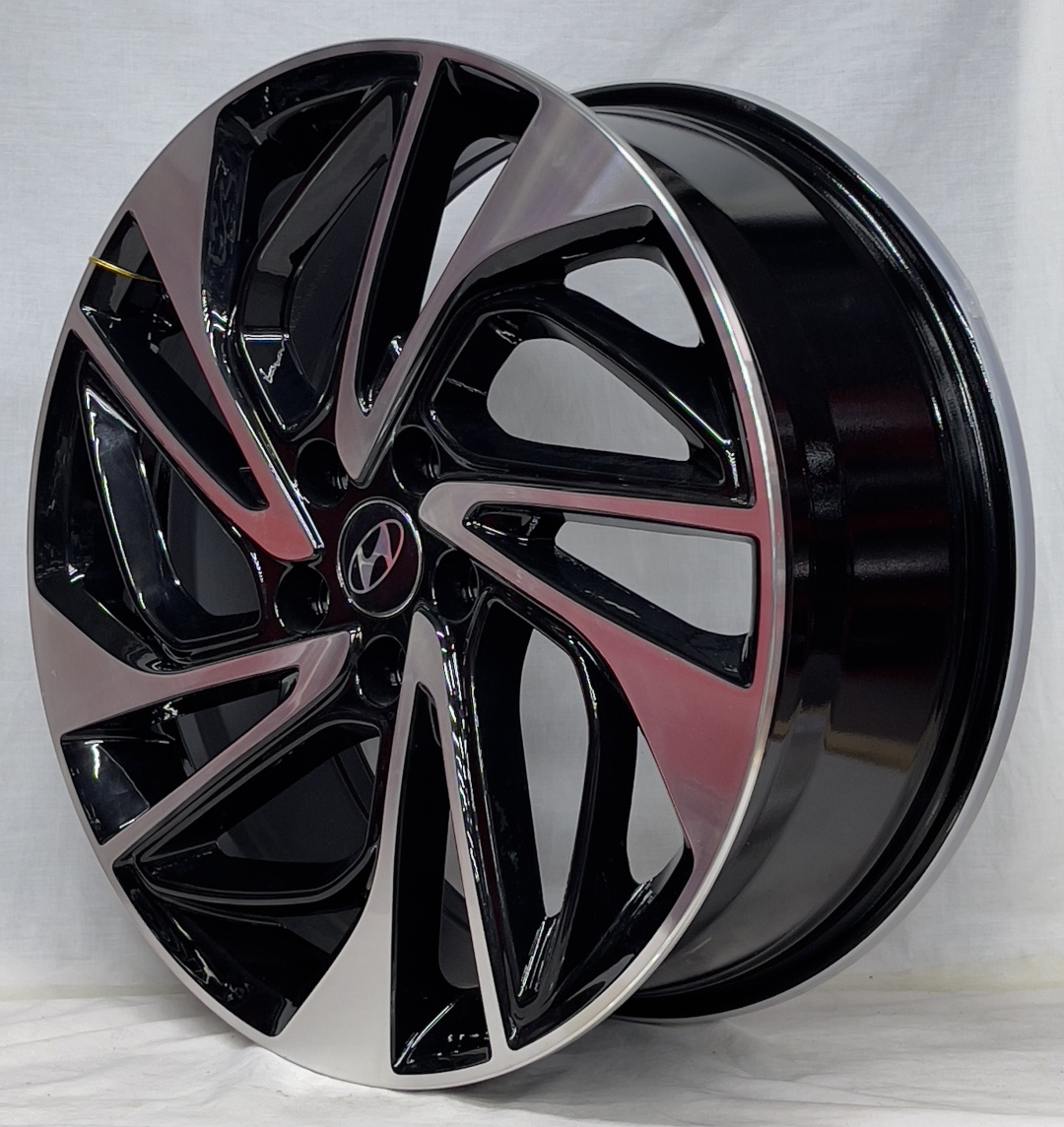 Bai Wheels 5518-19 7.5x19/5x114.3 D67.1 ET51 серебристый, черный