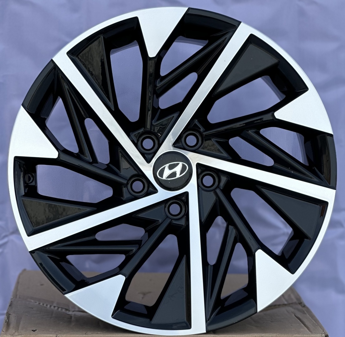 RNO PX 03 7.5x18/5x114.3 D67.1 ET48 серебристый, черный