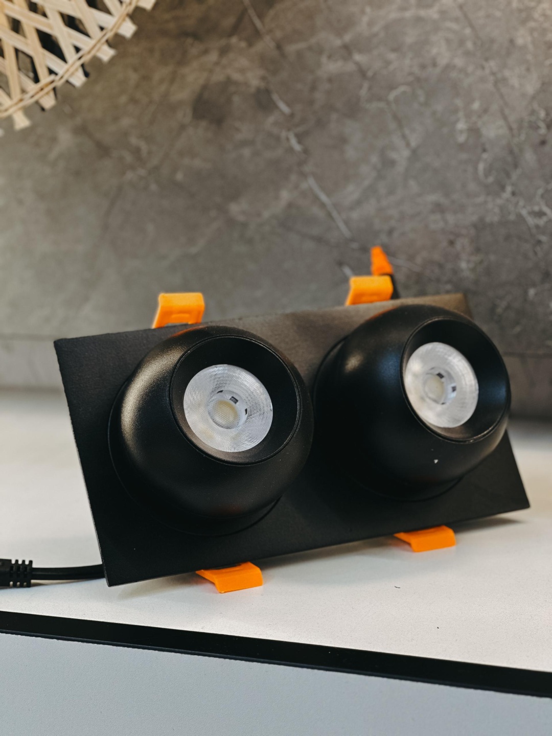 Vector PR 8 LED