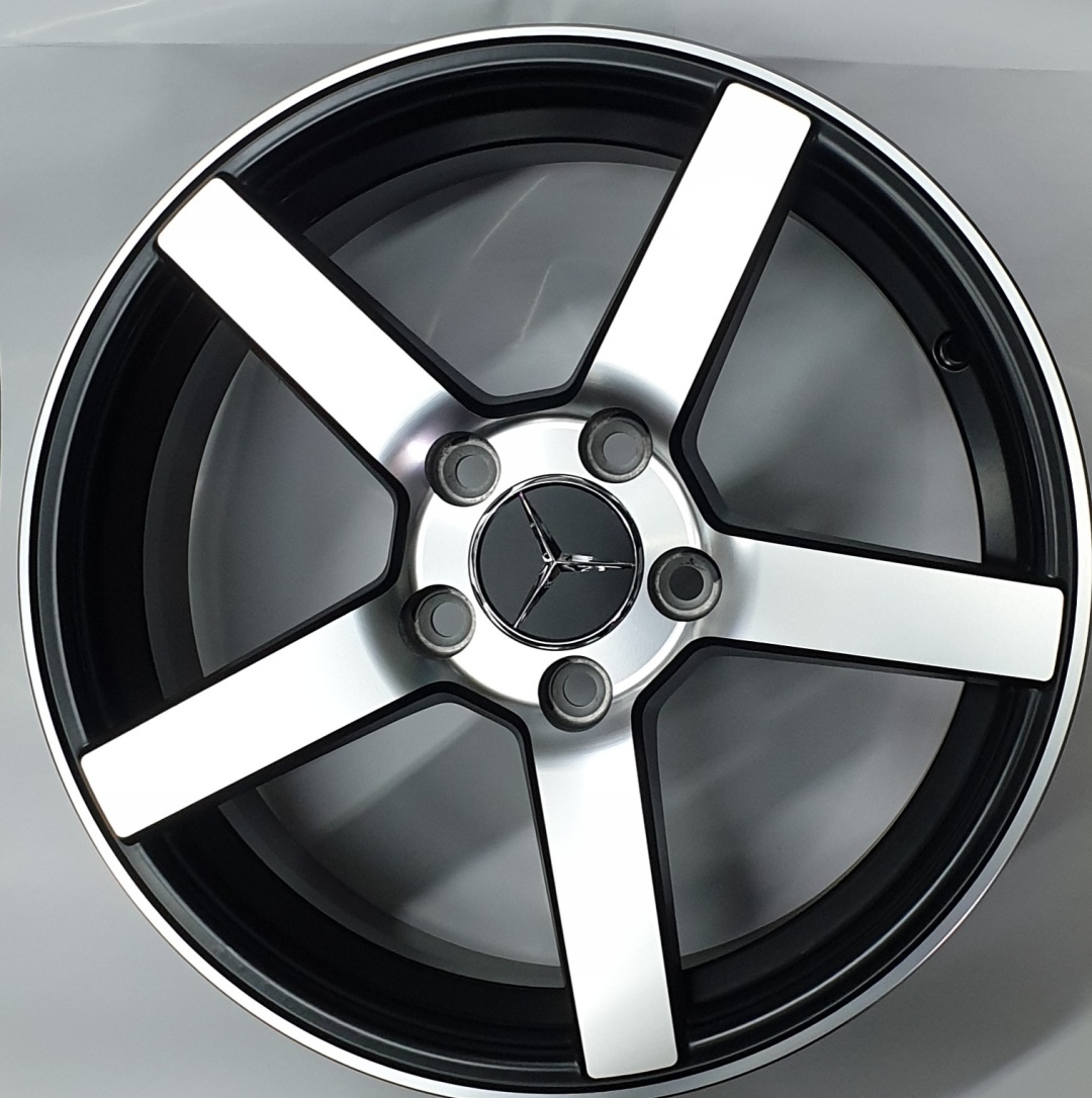 Vossen Cv3 7x16/5x112 D66.6 ET35 серебристый, черный