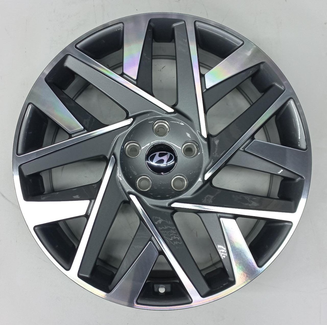 Hyundai 1072 7.5x20/5x114.3 D67.1 ET48 серебристый, серый