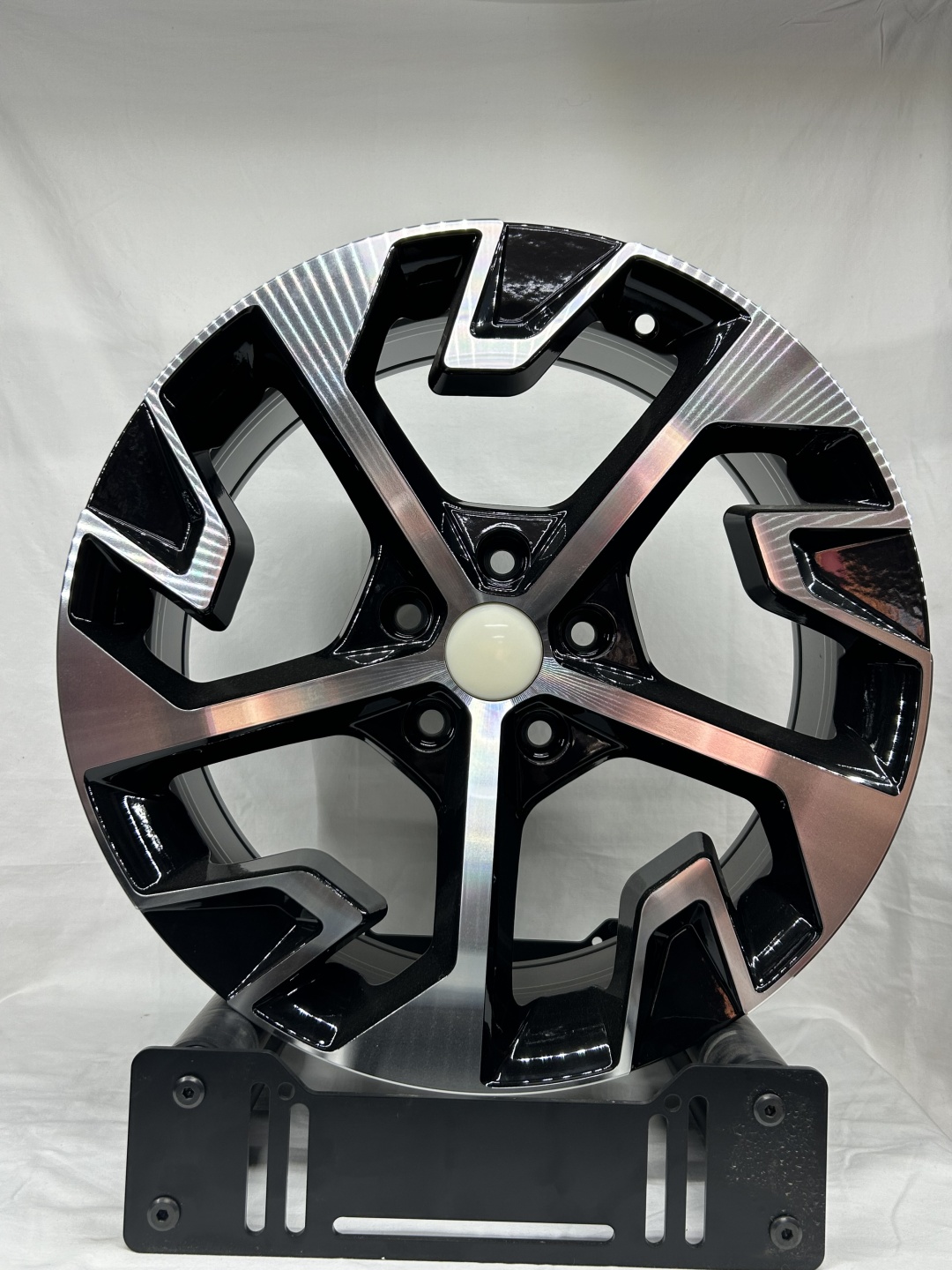 LKN Lkn1928 6.5x18/5x114.3 D67.1 ET48 4 диска черный, серебристый
