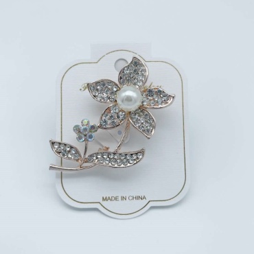 Брошь Fashion Jewellery бижутерный сплав, нержавеющая сталь, жемчуг, кристаллы
