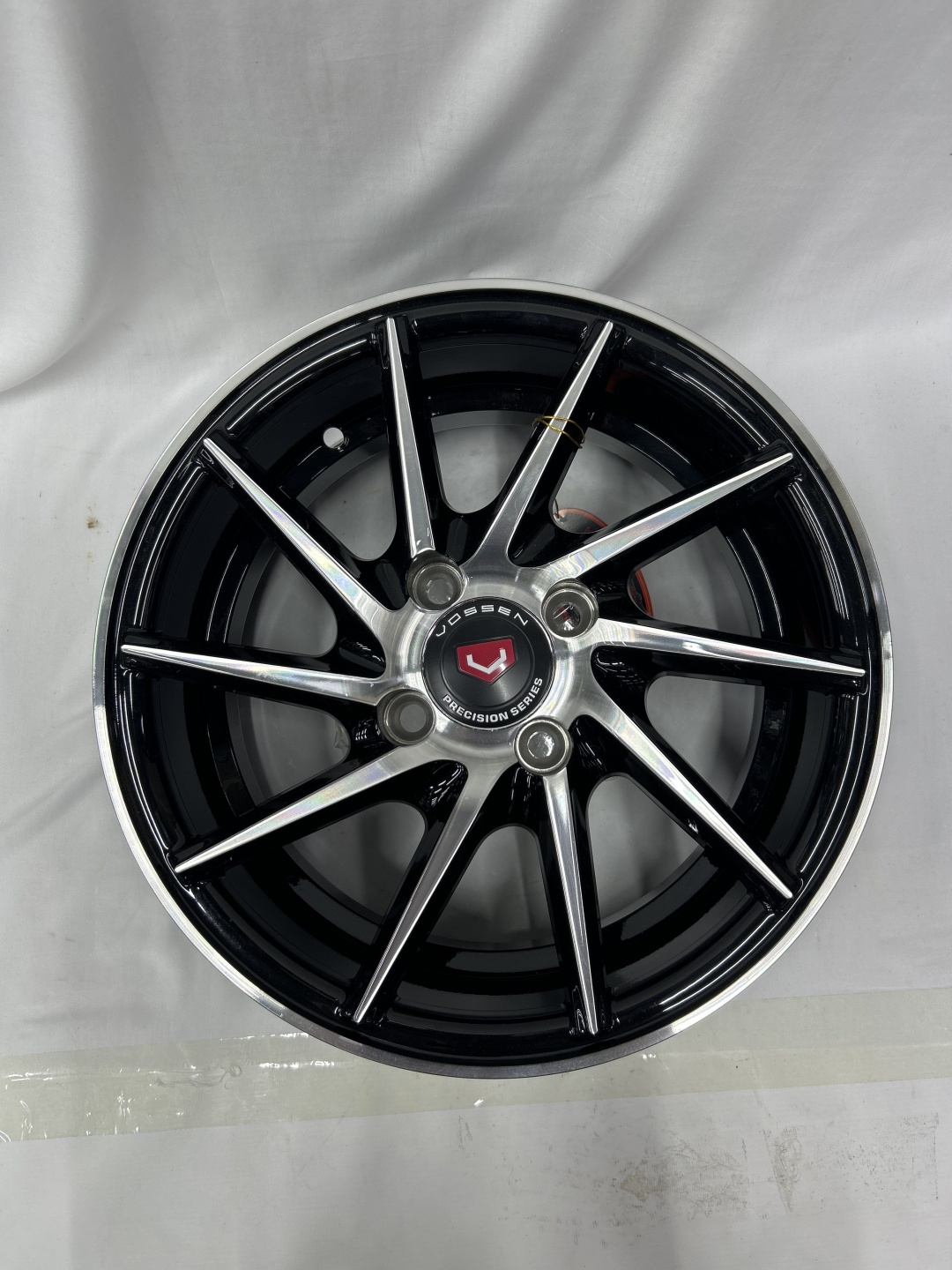 LKN 0667 6x14/4x100 D67.1 ET35 черный, серебристый