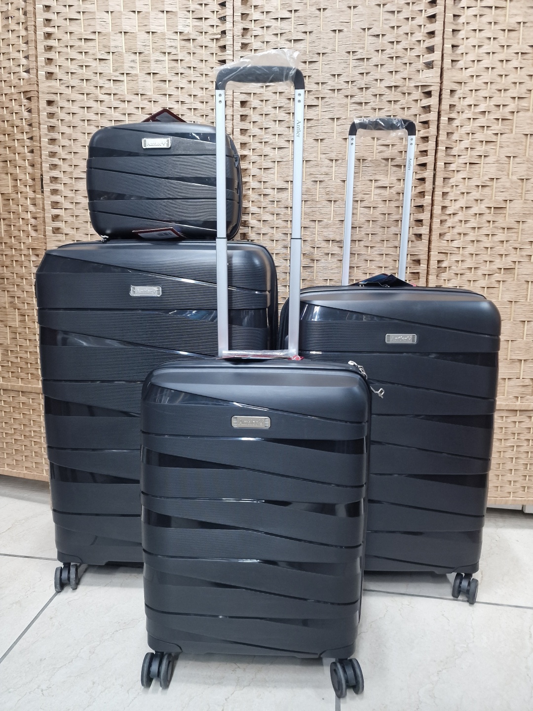 Комплект чемоданов Antler K1758630 полипропилен 246 л черный