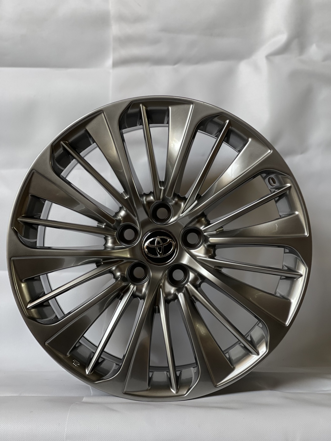 Toyota 5372 8x18/5x114.3 D60.1 ET40 4 диска графит
