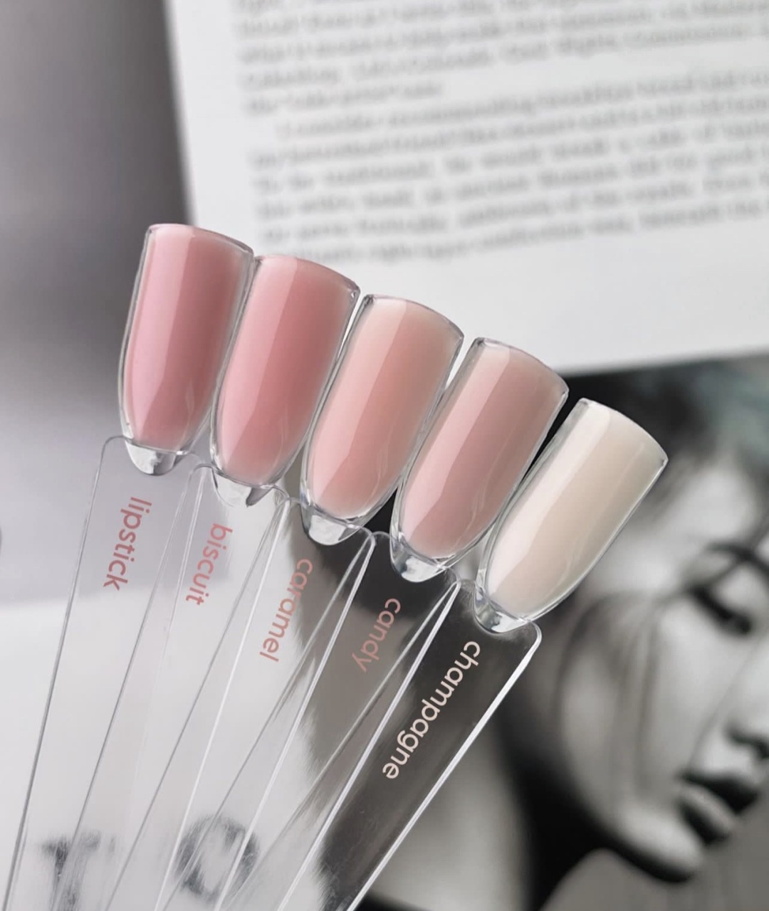 Mia базовое покрытие Deluxe base lipstick, biscuits, caramel, candy, champagne камуфлирующее 15 мл