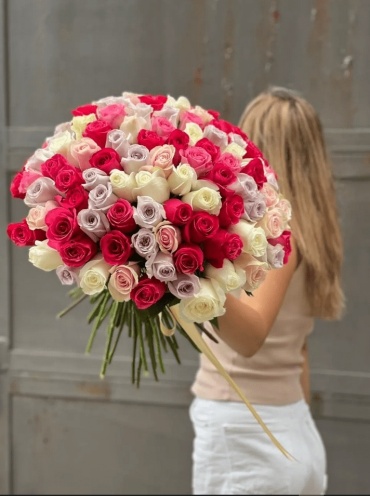 ZakazBuketov моно-букет в оформлении роза 101 шт 50 см