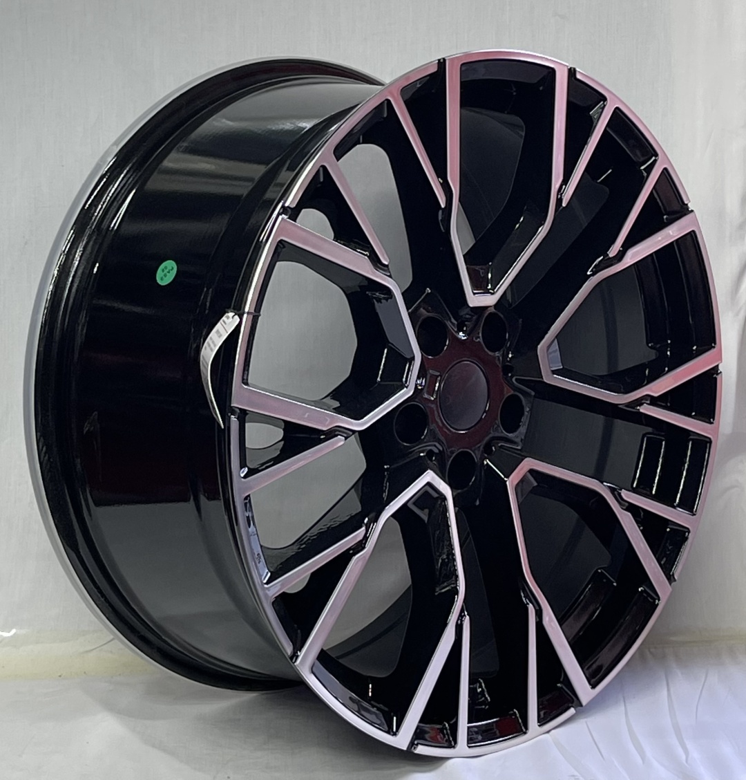 Bai Wheels 5769 9.5/10.5x21/5x112 D66.1 ET37 черный, серебристый
