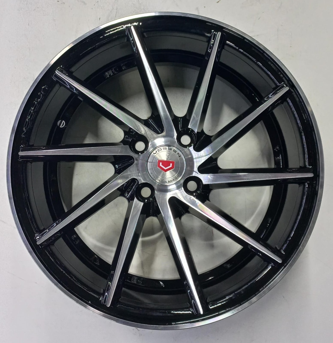 Vossen 175 7x16 4x100 D67.1 ET35 серебристый, черный