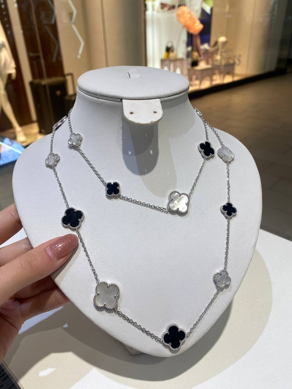 Колье Ipekyolu Jewellery 684110524LZ длина 90 см вес 23.4 г серебро, оникс, перламутр
