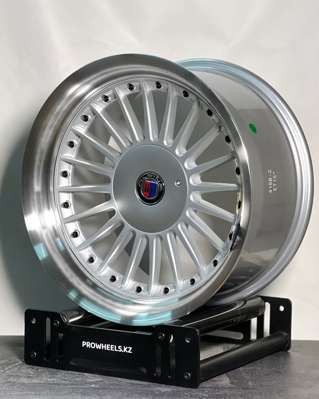 Pro Wheels ProWheels6500 8/9x17/5x120 D74.1 ET20.15 4 диска серебристый