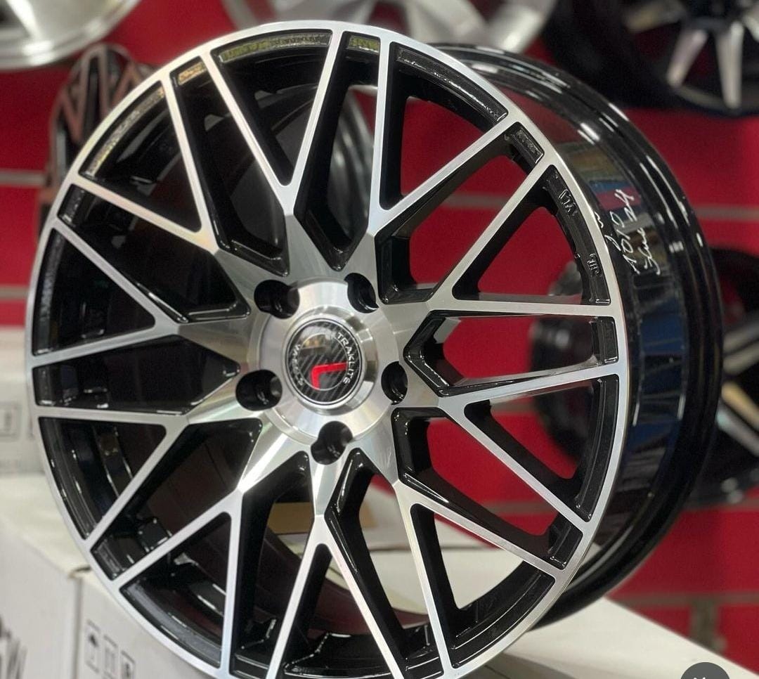 WHEELIO 8010TT 7.5x17/5x114.3 D67.1 ET35 4 диска черный, серебристый