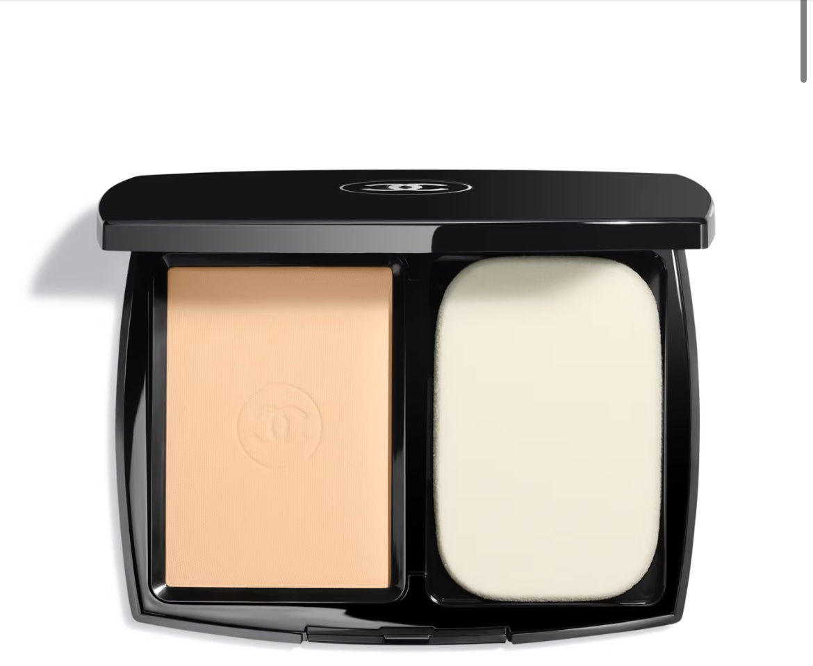 Пудра CHANEL Ultra Le Teint Compact Foundation рассыпчатая B30 бежевый