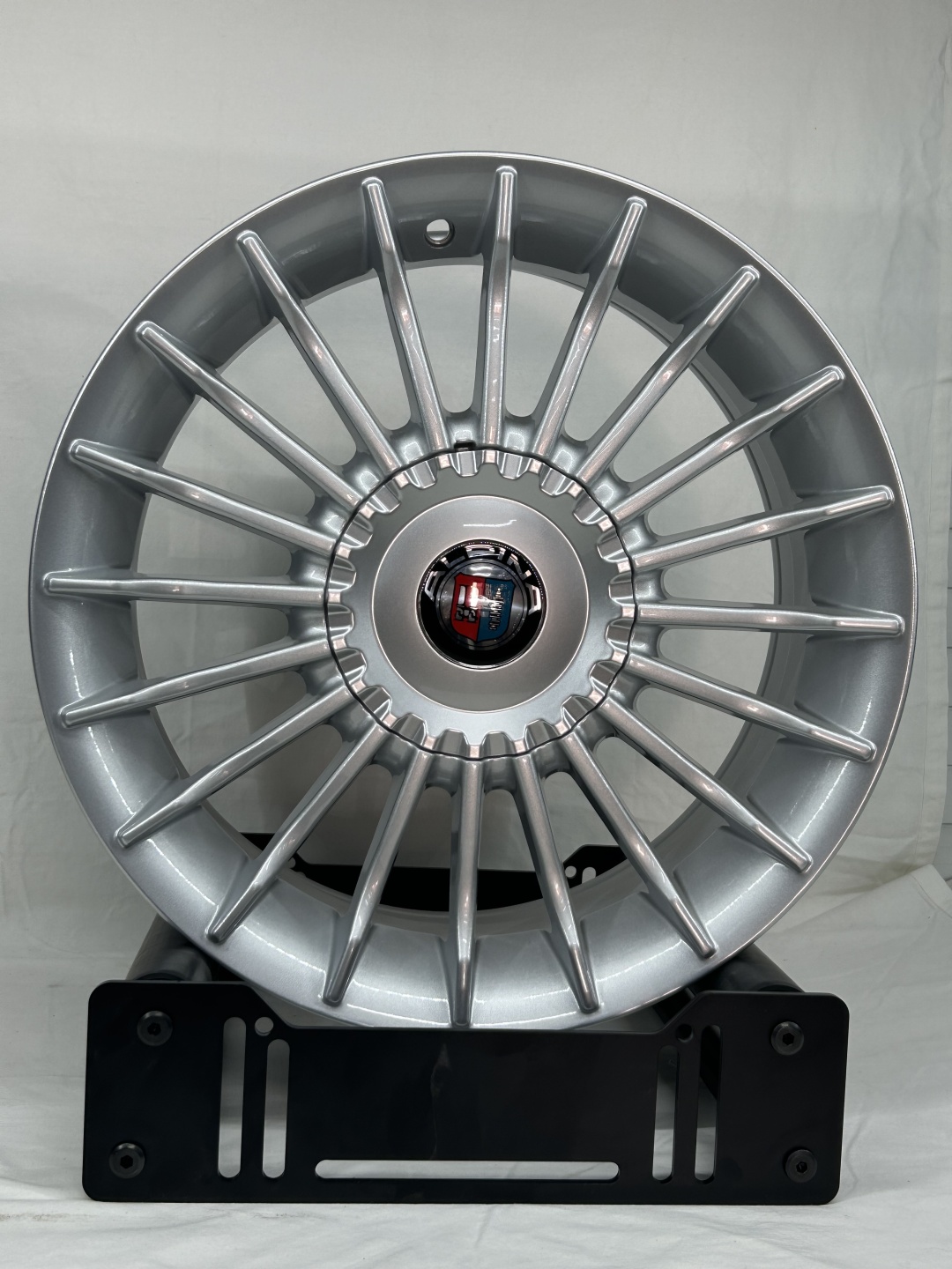 LKN Lkn273 7x16/4x100 D67.1 ET35 4 диска серебристый
