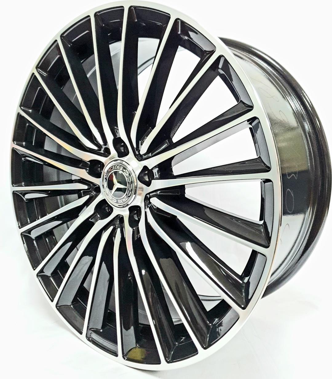 Mercedes-Benz 5909 8/9x19/5x112 D66.6 ET45 черный