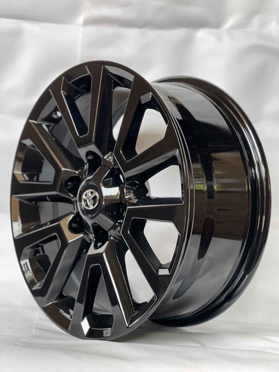 ACX Bk1072 7.5x17/6x139.7 D106.1 ET25 черный
