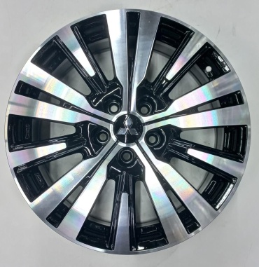 Mitsubishi 7917 7x18/5x114.3 D67.1 ET38 4 диска черный, серебристый