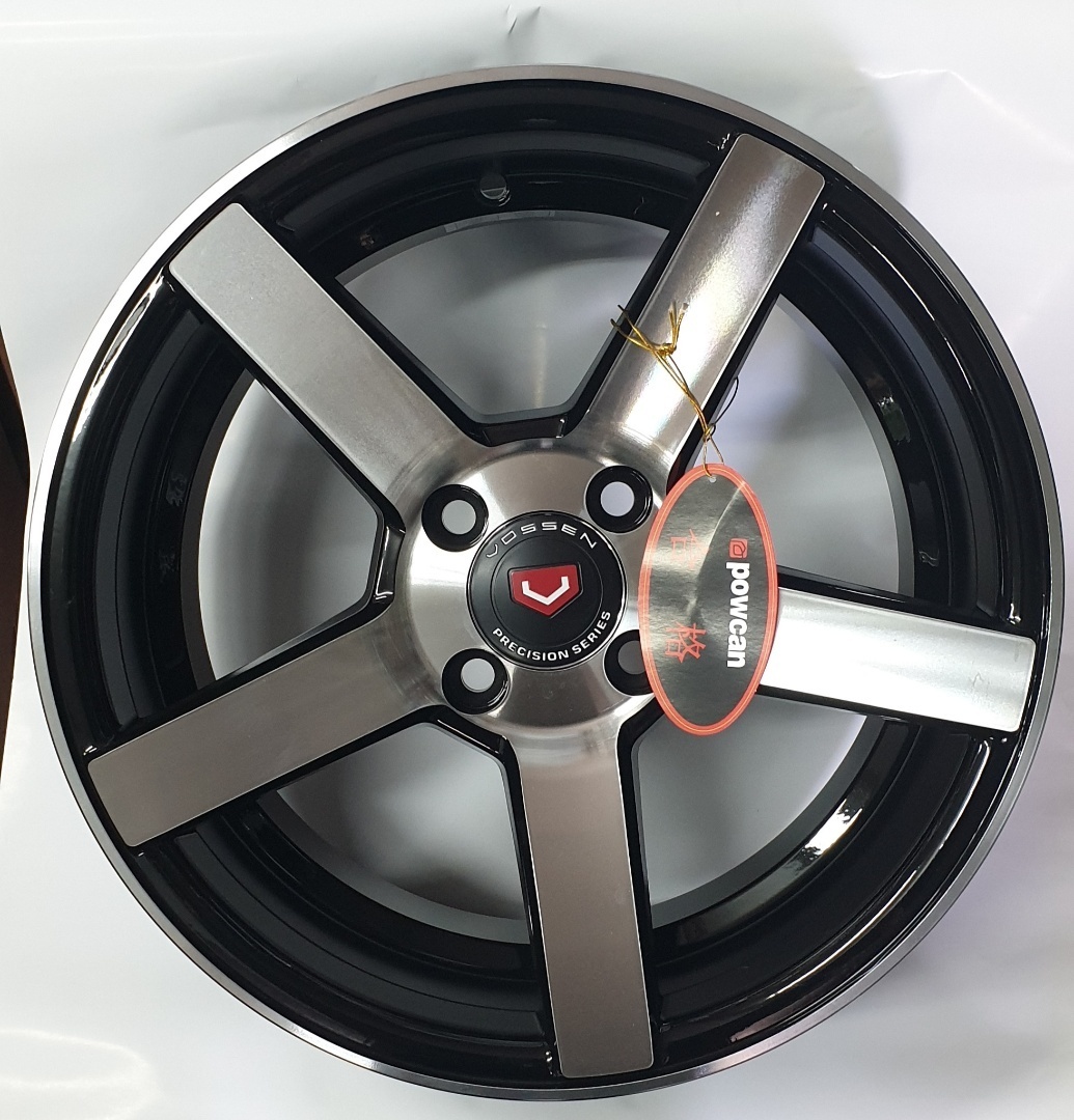 Vossen BK693 7x15/4x100 D67.1 ET30 черный, серебристый