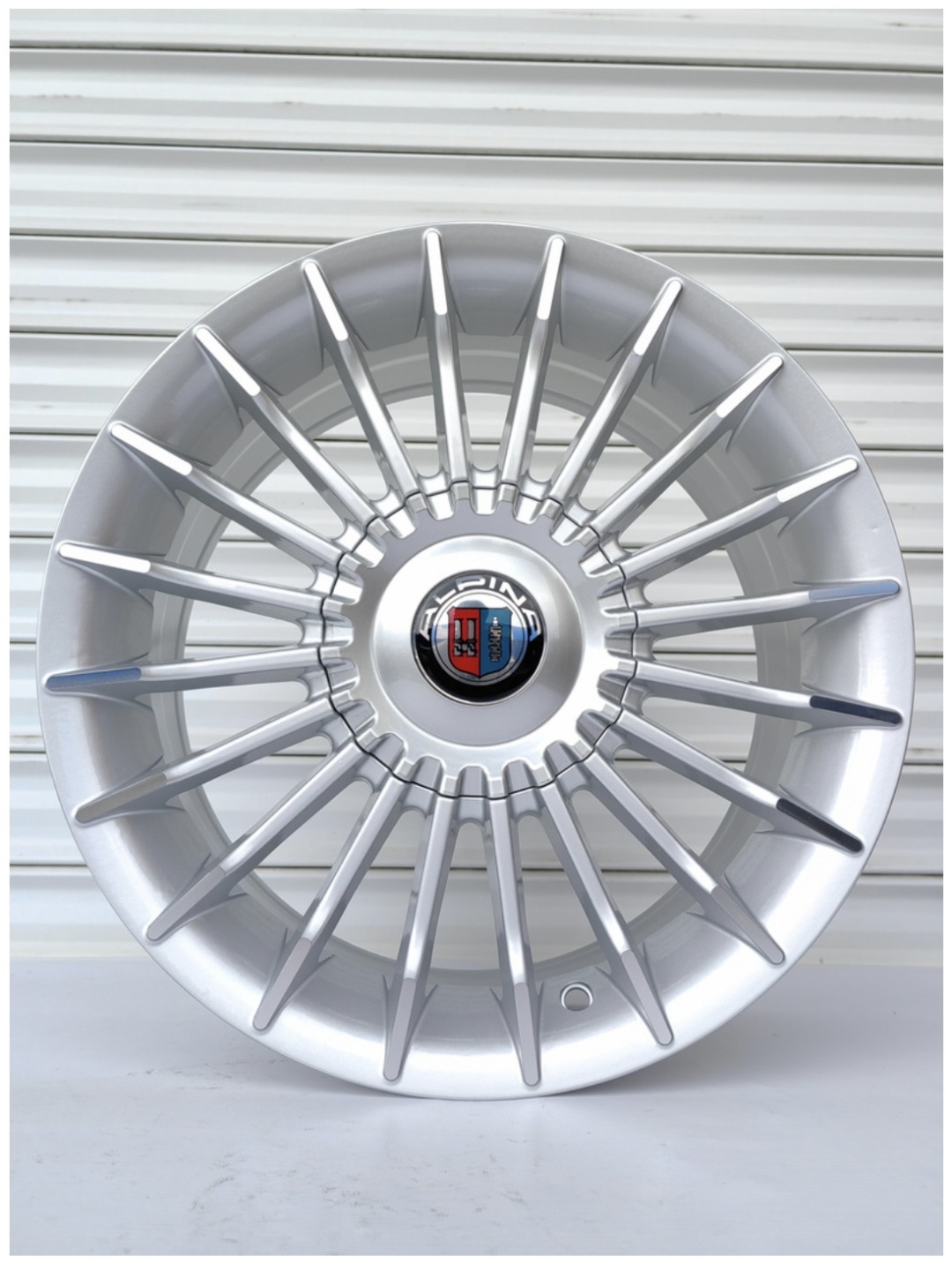 SSM 8768 6.5x15/4x100 D67.1 ET32 серебристый