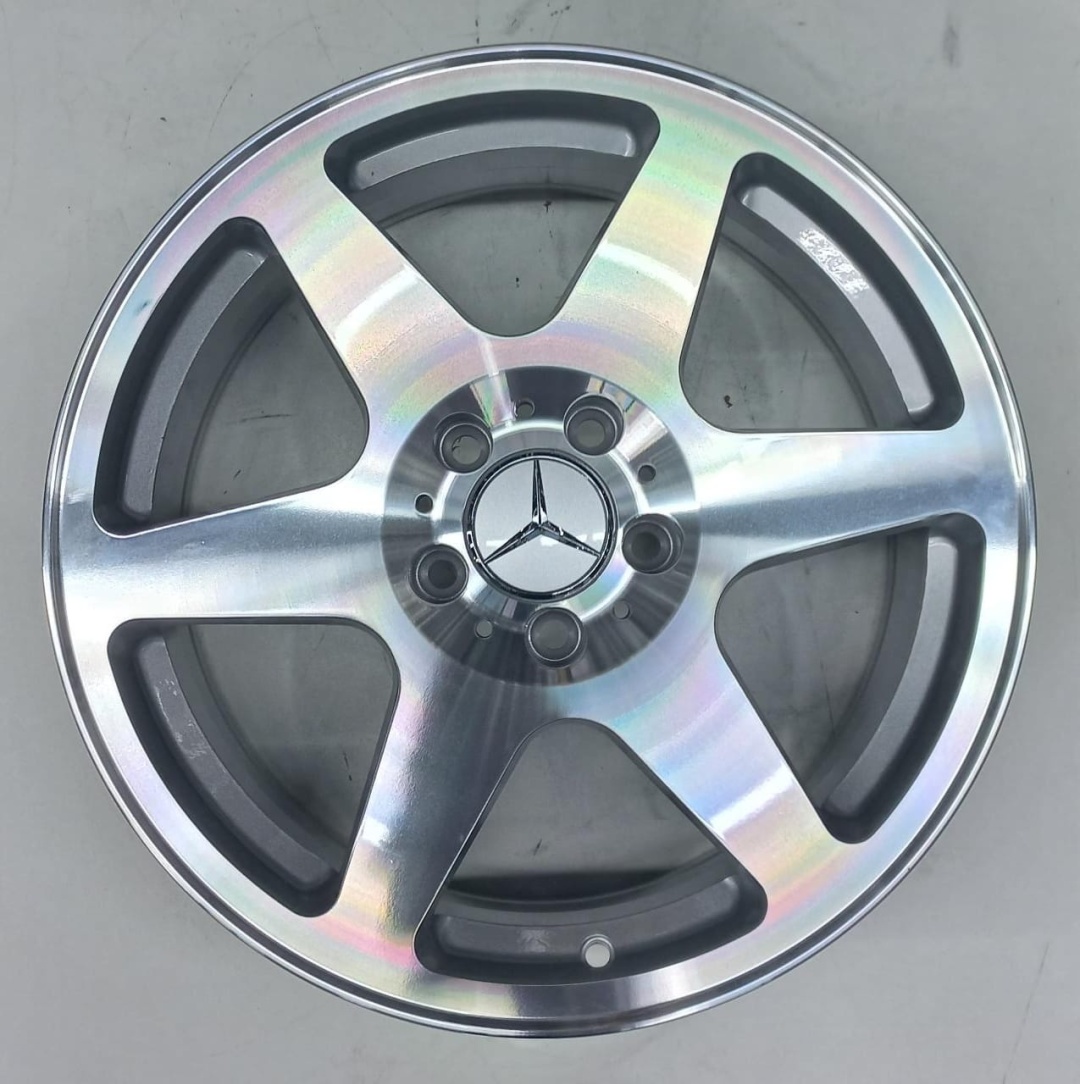 Mercedes-Benz 010 8x17/5x112 D66.6 ET35 серебристый
