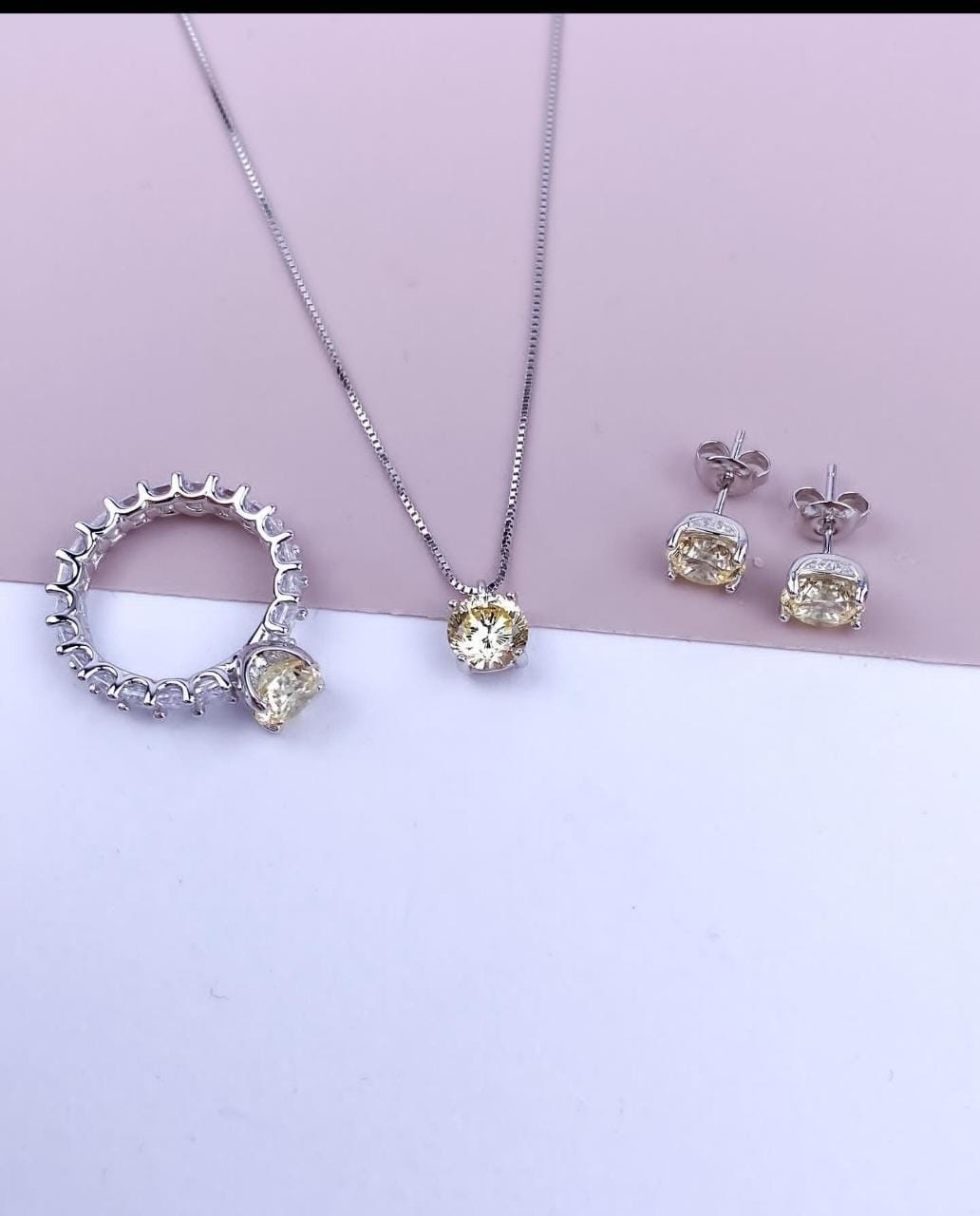 Серебряная 557550рр вес 6 г серебро, цирконий