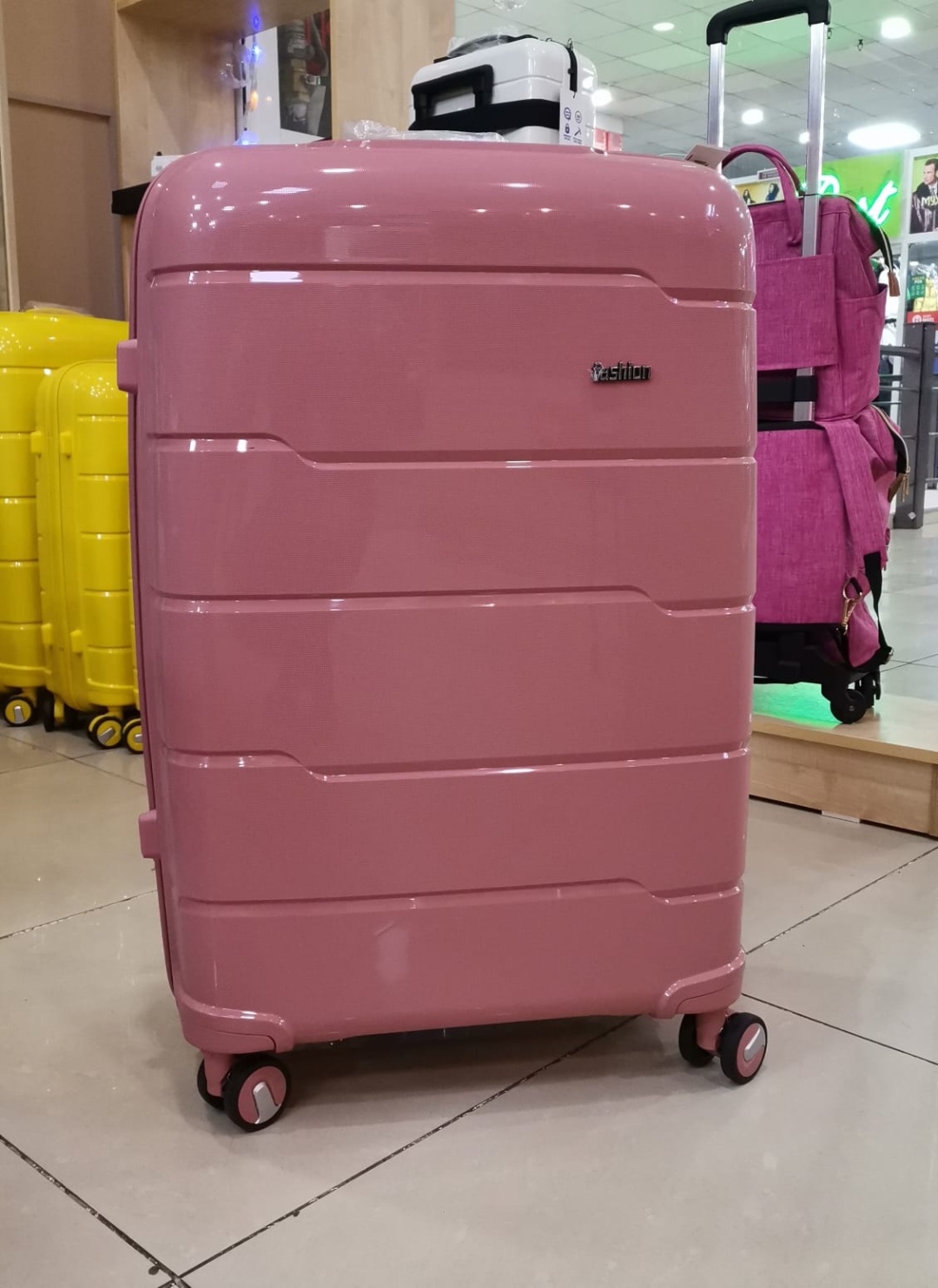 Чемодан Fashion Light weight поликарбонат 40 л пудра