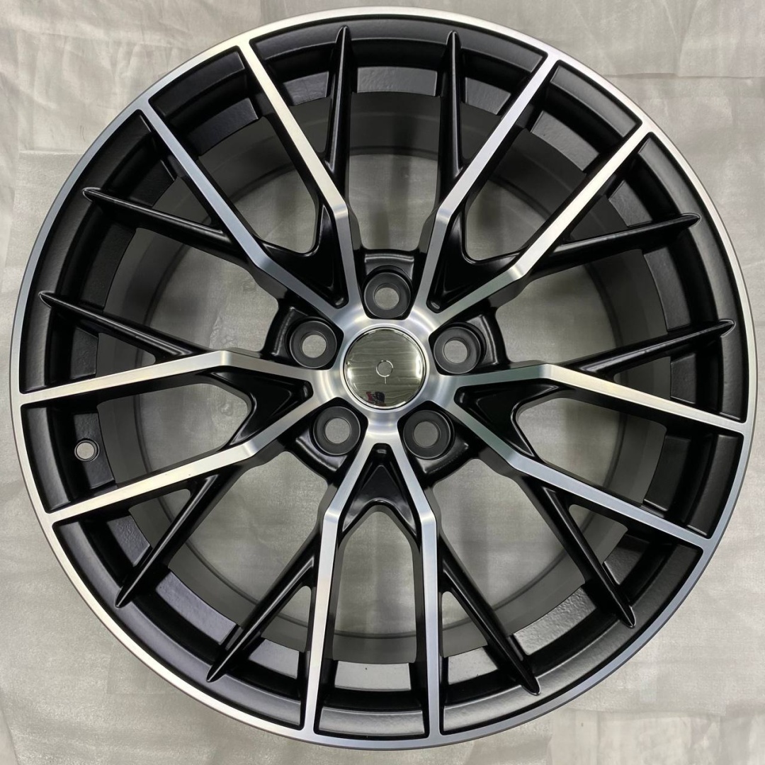DIVAD 1101 8x18/5x114.3 D60.1 ET35 4 диска черный, серебристый