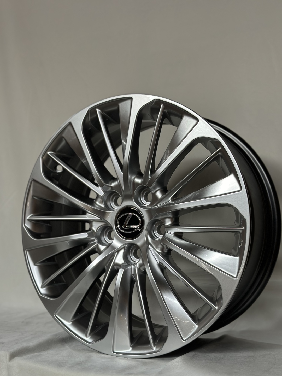 Toyota 5372 7x17/5x114.3 D60.1 ET40 4 диска серебристый