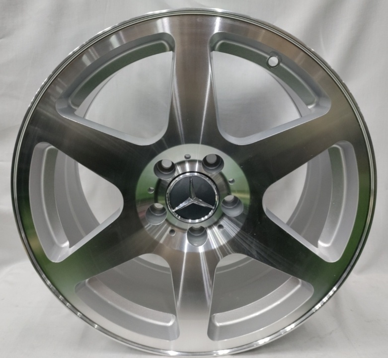 DRS 500 8x17/5x112 D66.6 ET35 серебристый