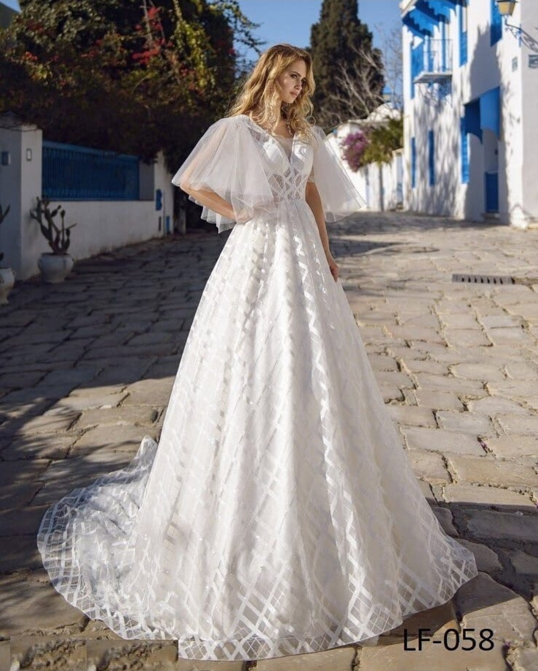Свадебное платье AmoreMiO белый