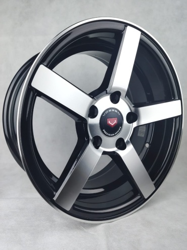 Vossen CV3 7x15/5x114.3 D67.1 ET30 4 диска черный