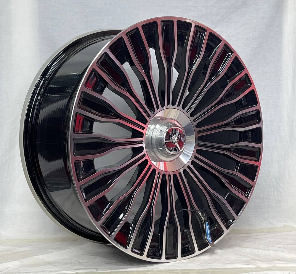 Bai Wheels 1785 8.5/9.5x20/5x112 D66.6 ET35 серебристый, черный