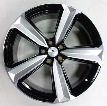 Replica Replica F200 8.5x20/5x114.3 D73.1 ET35 4 диска черный, серебристый