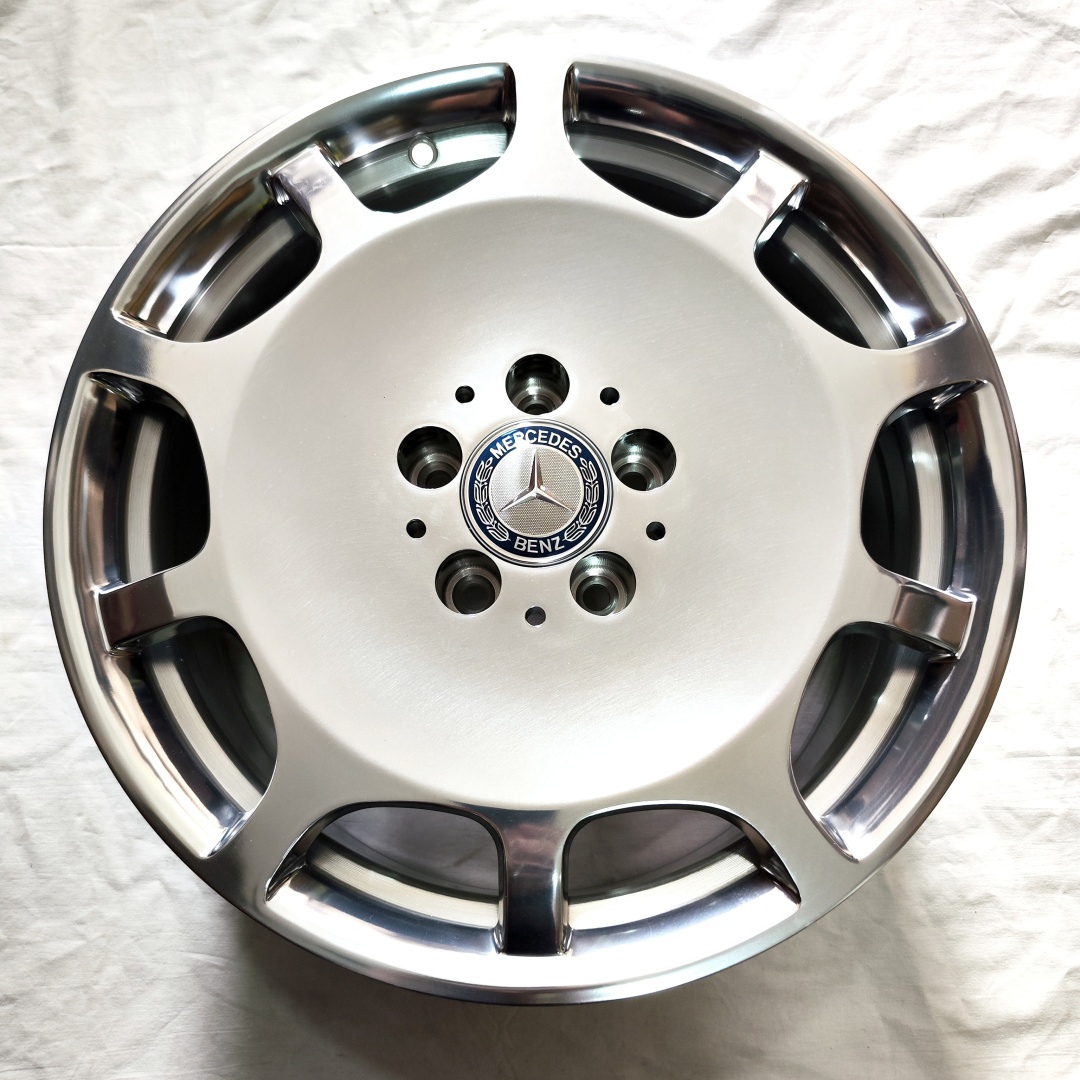Mercedes-Benz 007 7.5x17/5x112 D66.6 ET35 серебристый