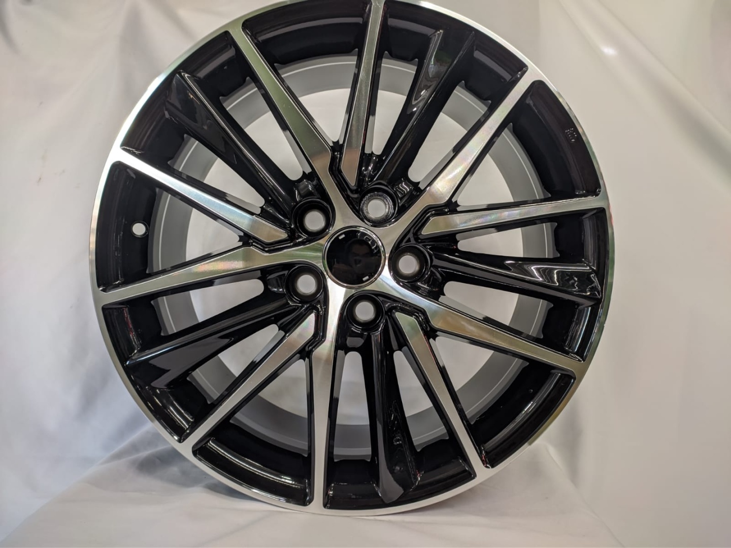 Replica bk5809 6.5x16/5x114.3 D60.1 ET40 черный