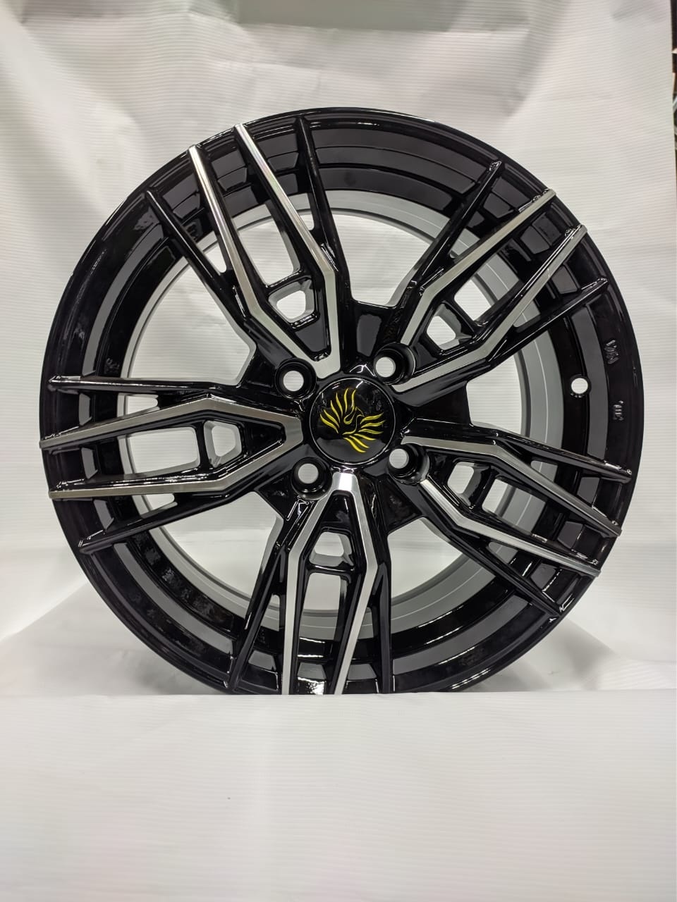 Replica d2850 6.5x15/4x100 D67.1 ET35 черный, серебристый