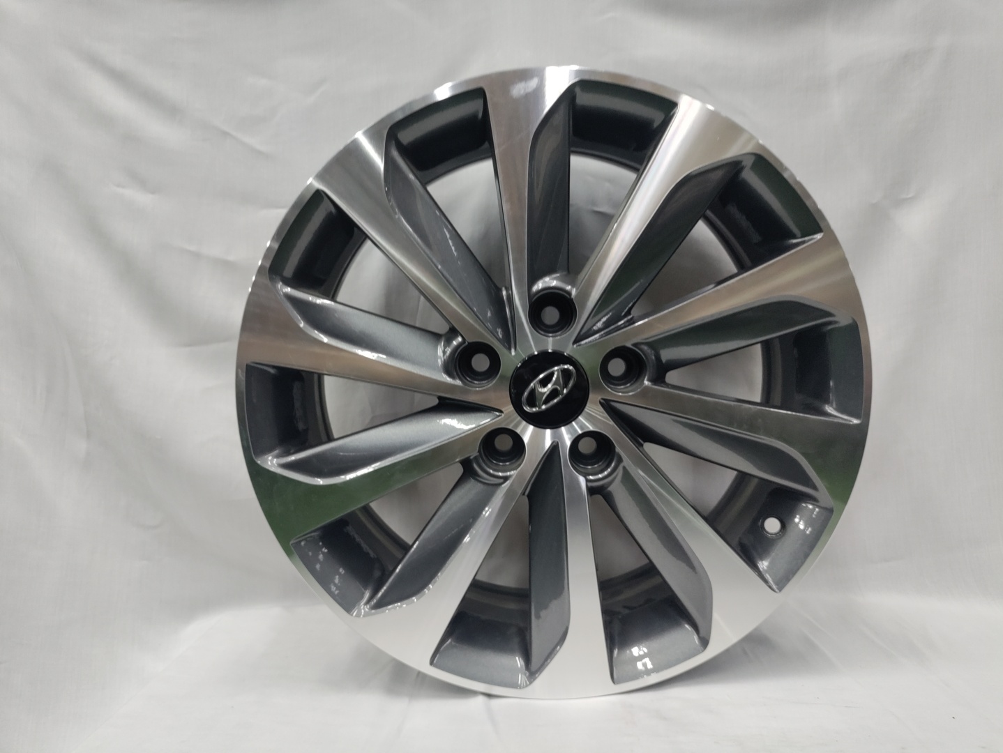 LKN Lkn513 6.5x17/5x114.3 D67.1 ET45 4 диска серебристый, графит