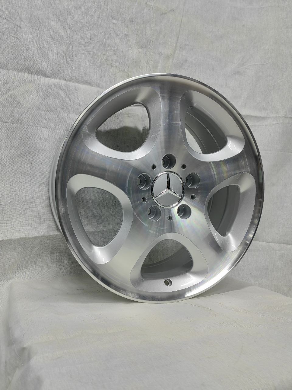 RNO Миллениум 7x16/5x112 D66.6 ET35 серебристый