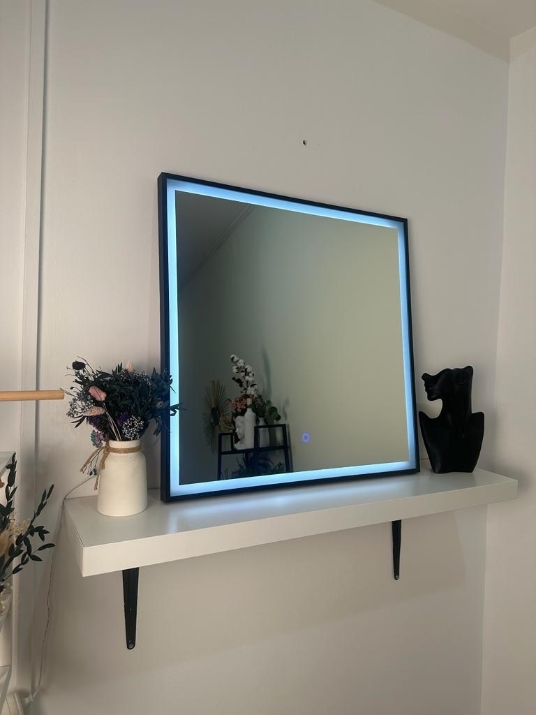 Зеркало настенное 80x80 см