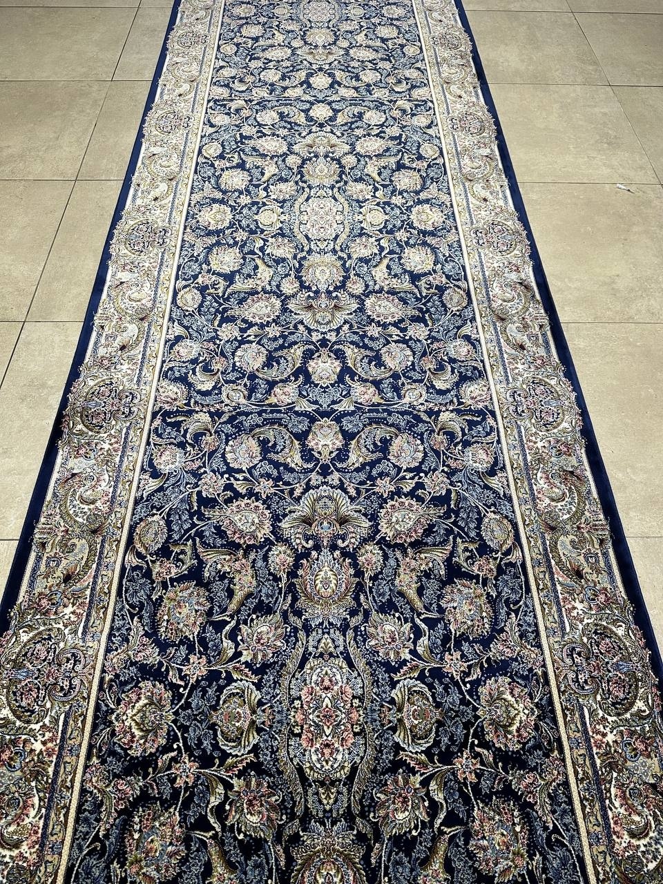 Ковровая дорожка Valentis короткий ворс, вискоза, шелк, 100 см x 3.5 м