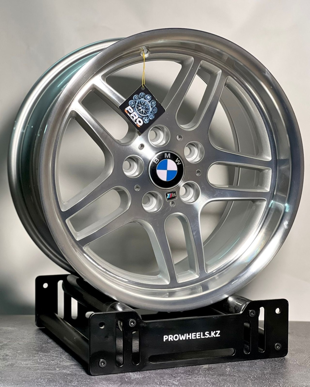 Pro Wheels ProWheels00112 8/9x17/5x120 D74.1 ET13.25 4 диска серебристый