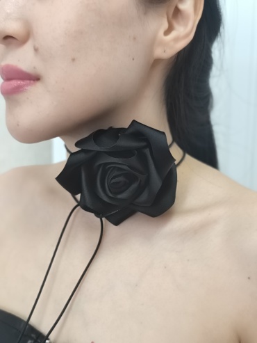 Чокер Dameli accessories длина 80 см нить, текстиль без вставок