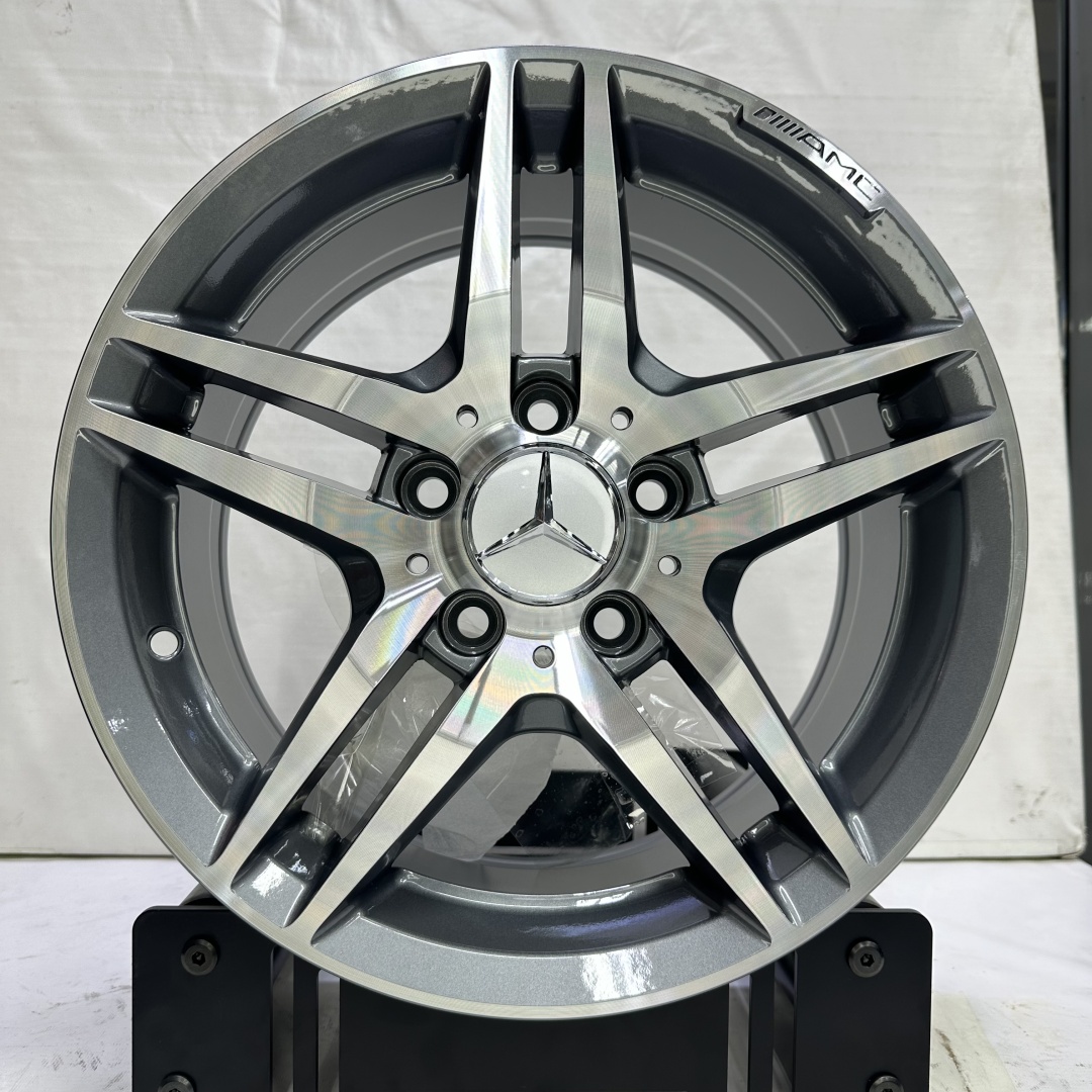 RNO KM704 7x15/5x112 D66.6 ET35 4 диска серебристый, серый