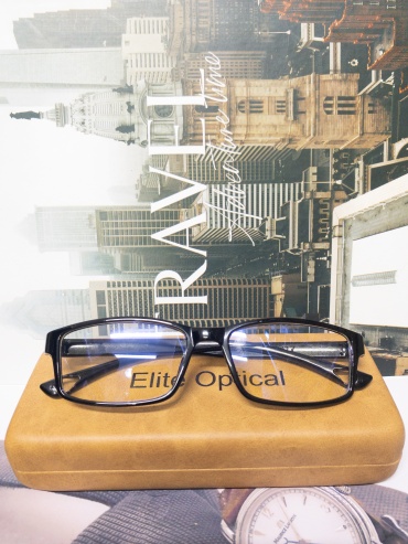 Elite Optical N.K.Karl +5,50 с футляром